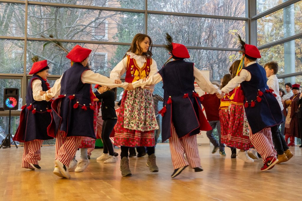 „Cudze chwalicie swego nie znacie” warsztaty taneczne.