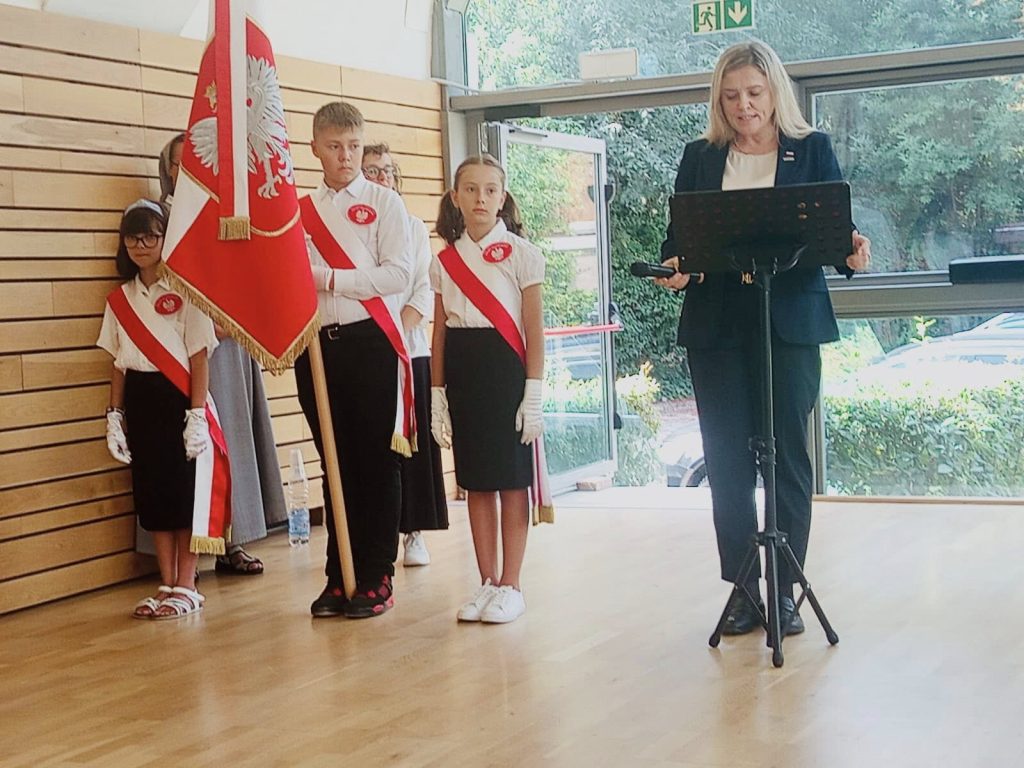 Inauguracja roku szkolnego 2025/2026. Udział w akcji Pary Prezydenckiej „Narodowe Czytanie” na podstawie pieśni, fraszek i trenów Jana Kochanowskiego.